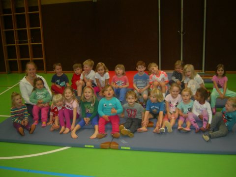 Mutter-Kind-(Kinder-)Turnen November 2013 – Foto 11