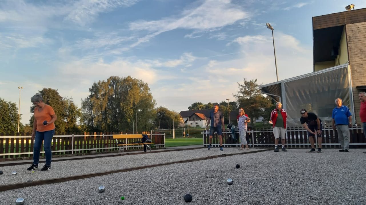 Wir freuen uns DICH! Boccia kann jeder! Probier es mal auf unseren tollen Bahnen in Bruck !